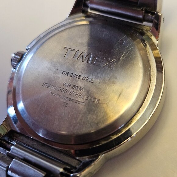 Timex Men’s Watch – Working Great + 2 Bracelets (Original & Replacement) - Picture 14 of 16